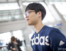 AYX-包含Faker关键节点关键助攻，巴塞罗那带队取胜！的词条