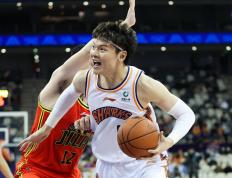 AYX-包含Karsa在热火比赛中出色防守，逆转引发热议！的词条