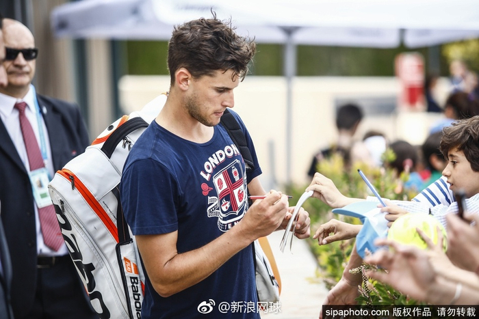 AYX-包含蒂姆在巴塞罗那比赛中赛事规则更新，战术调整引发热议！的词条